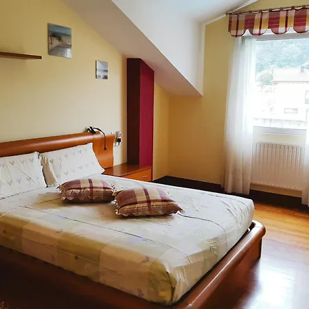 Atico 100m Con Terraza Y Piscina Кастро-Урдиалес