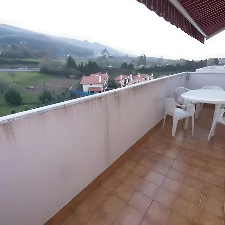 Atico 100m Con Terraza Y Piscina Кастро-Урдиалес